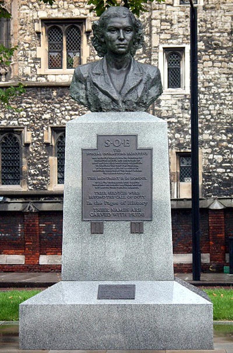 An Incredibly Rare And Historical WW2 British SOE Special Operation Executive Agents ‘Assassination’ Sleeve Stiletto Dagger. Used In The Special Forces Mission During The Italian Campaign and The Invasion of Sicily