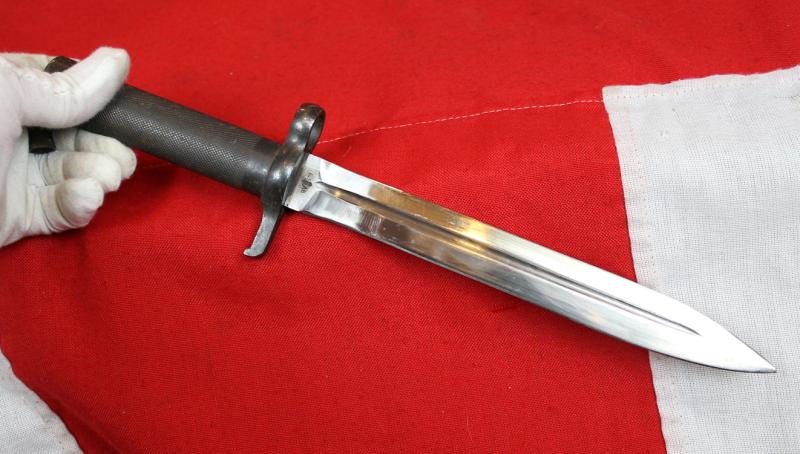 Swedish M1896 Mauser Bayonet, Knife Bayonet for Use on the 6.5 mm. m/1896 Swedish Mauser rifle. The M/1896 Bayonet Was Also Used With the M/1938 Short Rifle and AG42b Ljungmann Self-Loading Rifle During WW2